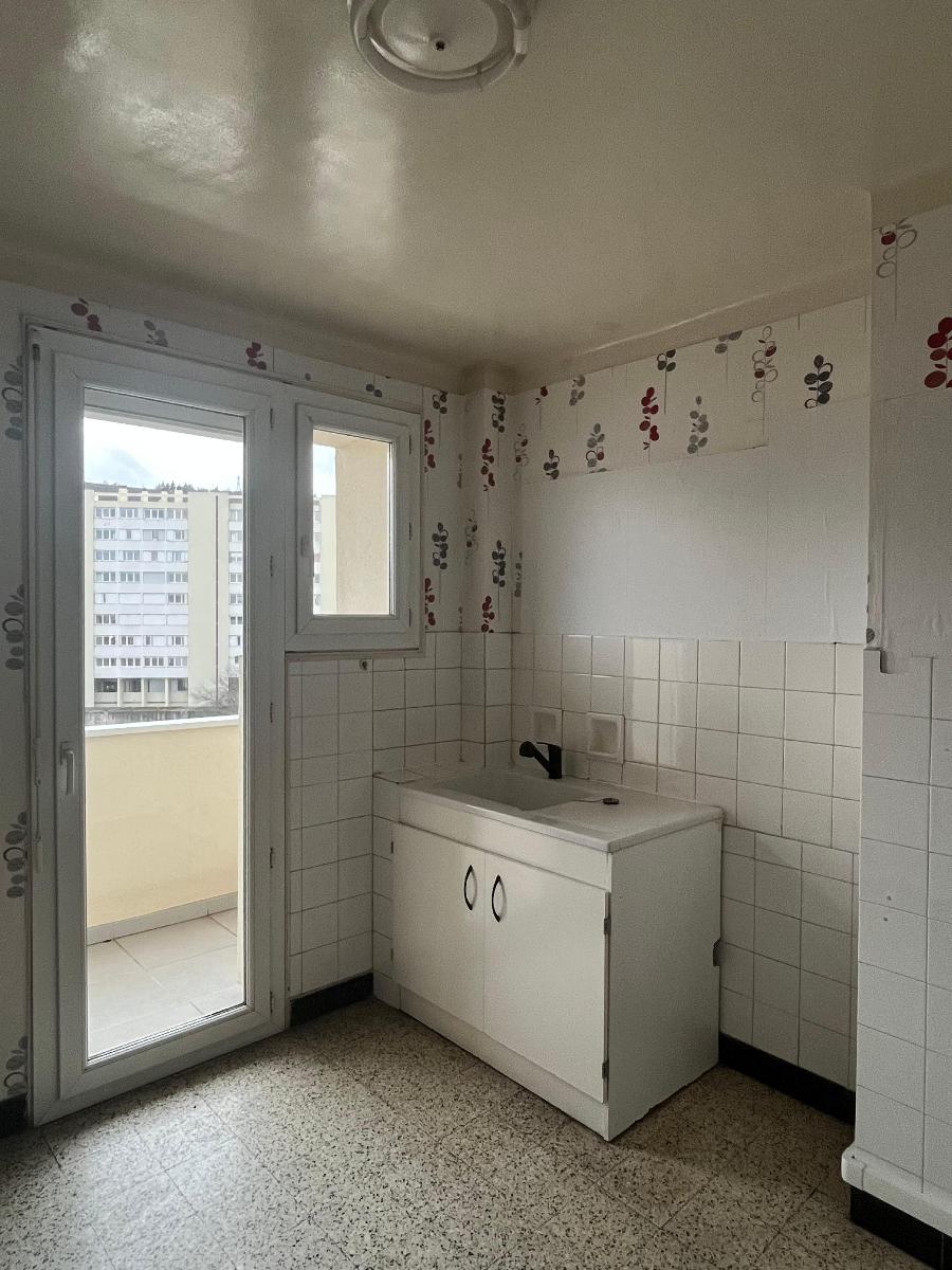 Appartement 4 pièces 70 m² · à Saint-Étienne · 70 m² · 650 €/mois
